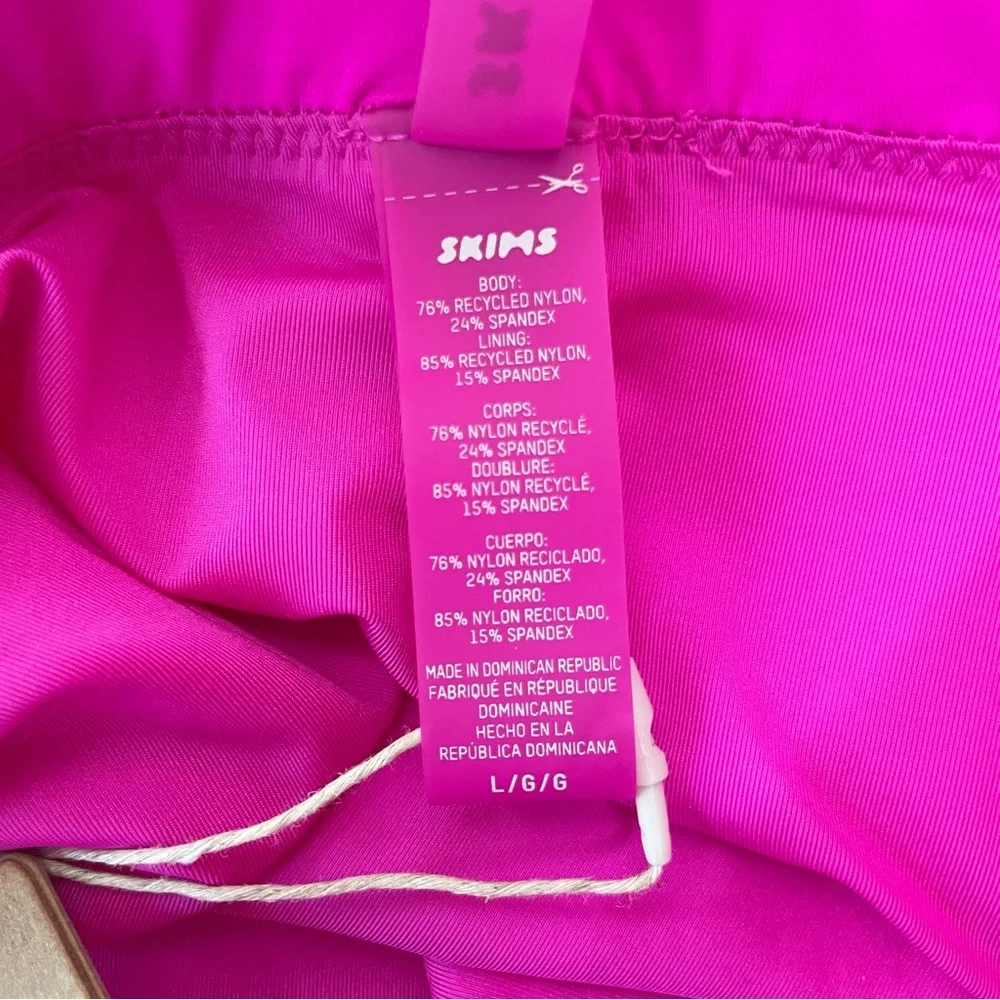 SKIMS Sporty Zipper Swim Mini Skirt in Hibiscous Hot Pink Size Large NEW